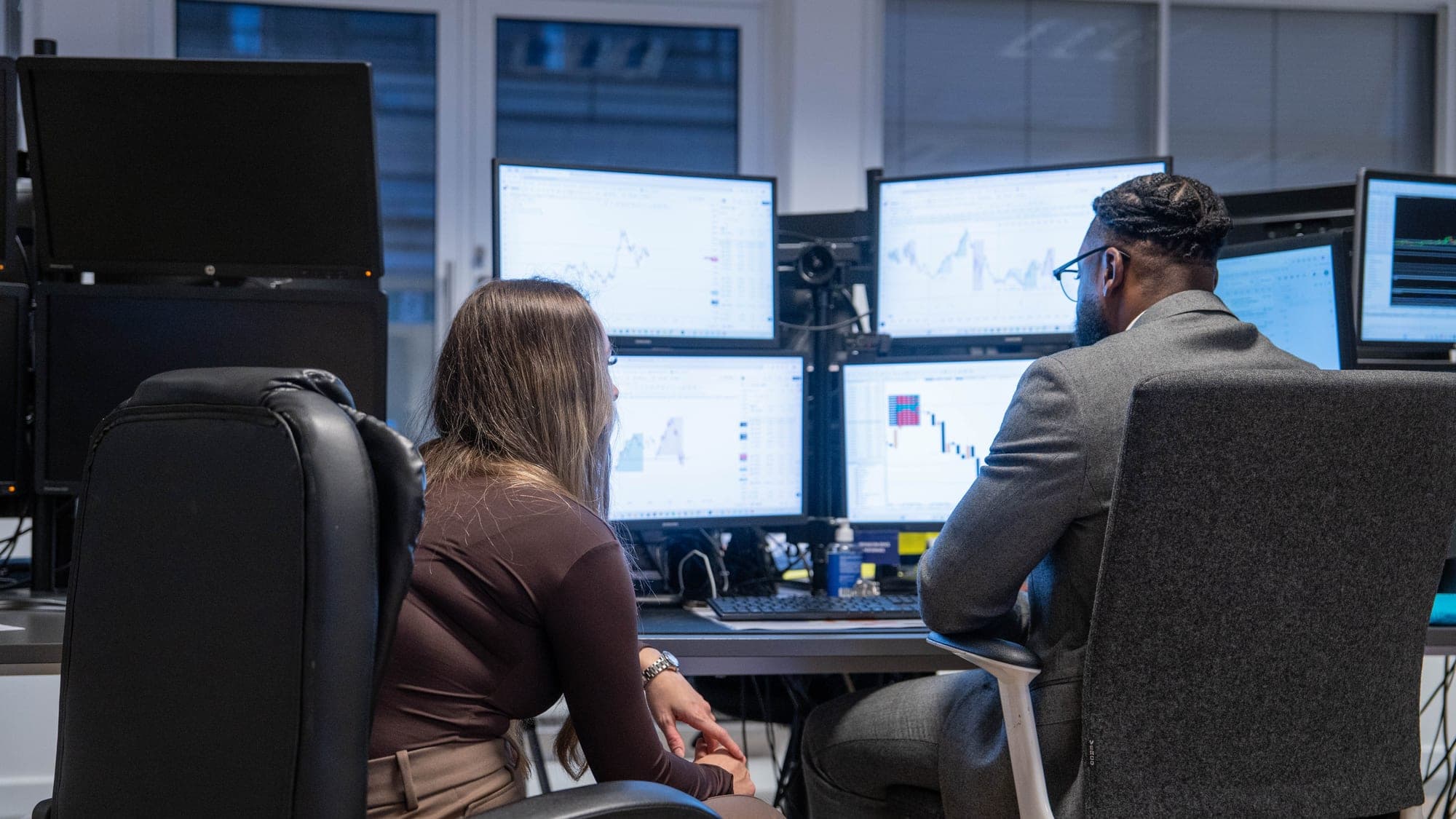 FMO traders at work on the live trading floor
